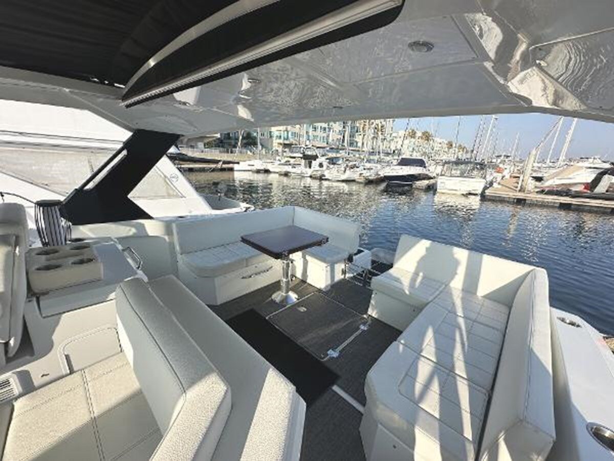 2017-cruiser-yachts-39-013693