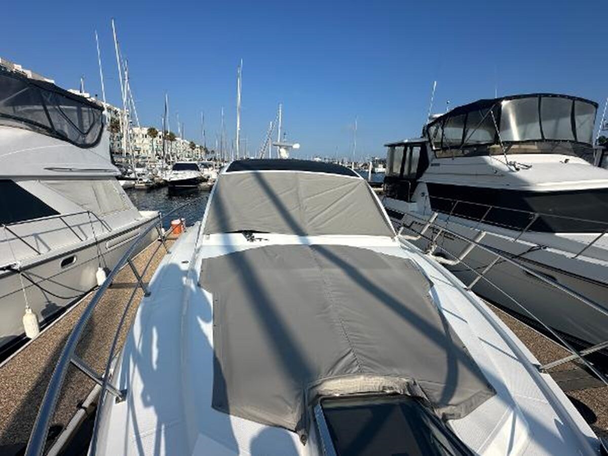 2017-cruiser-yachts-39-013693
