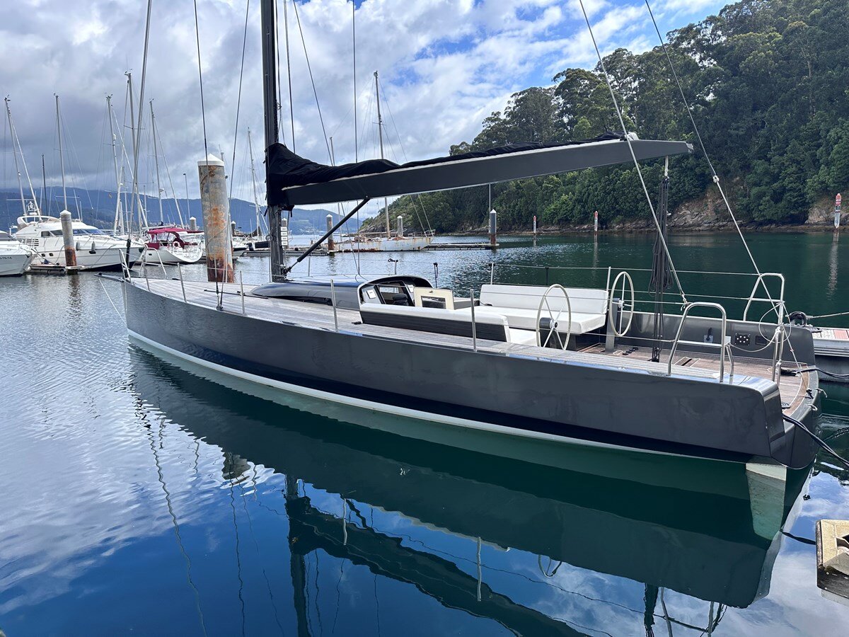 2017-custom-yacht-42-89bad5