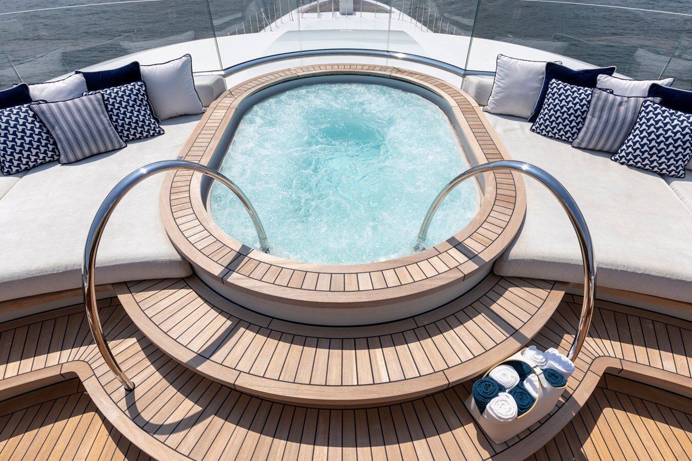 2017 FEADSHIP 239' 7