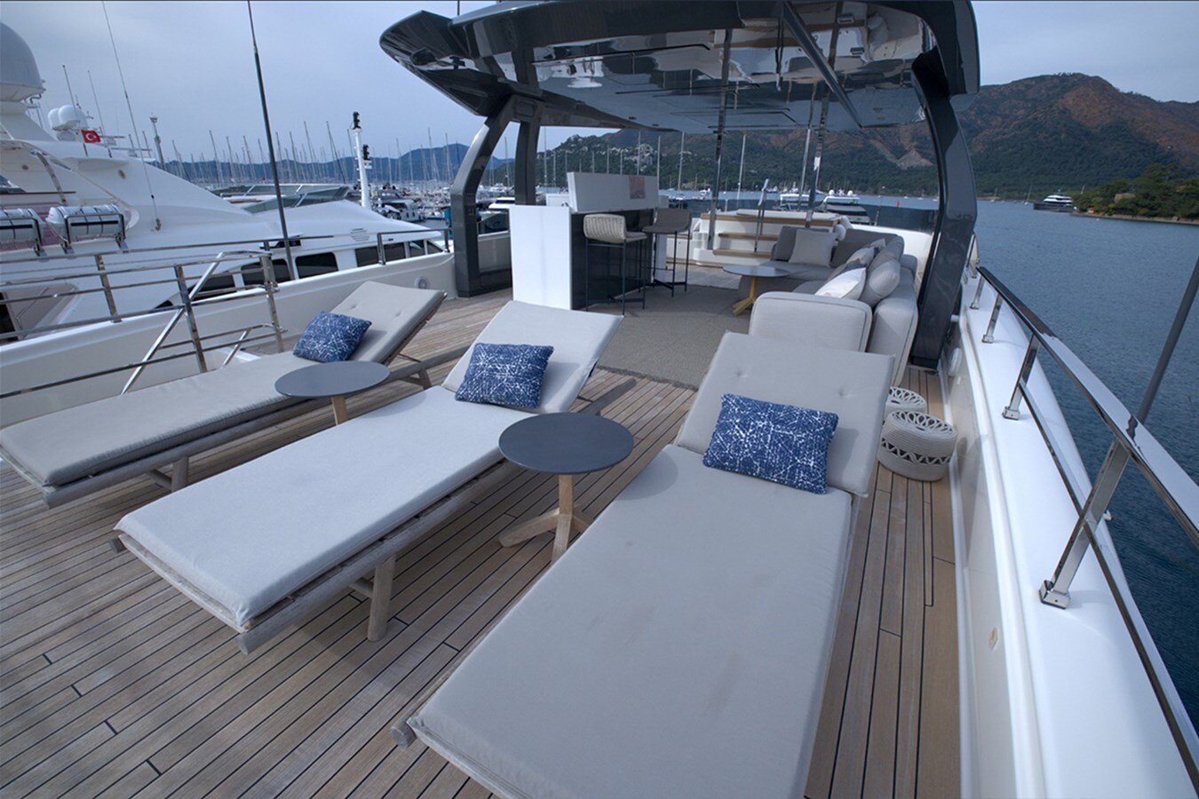 2017-ferretti-custom-line-121-5-18f3ae