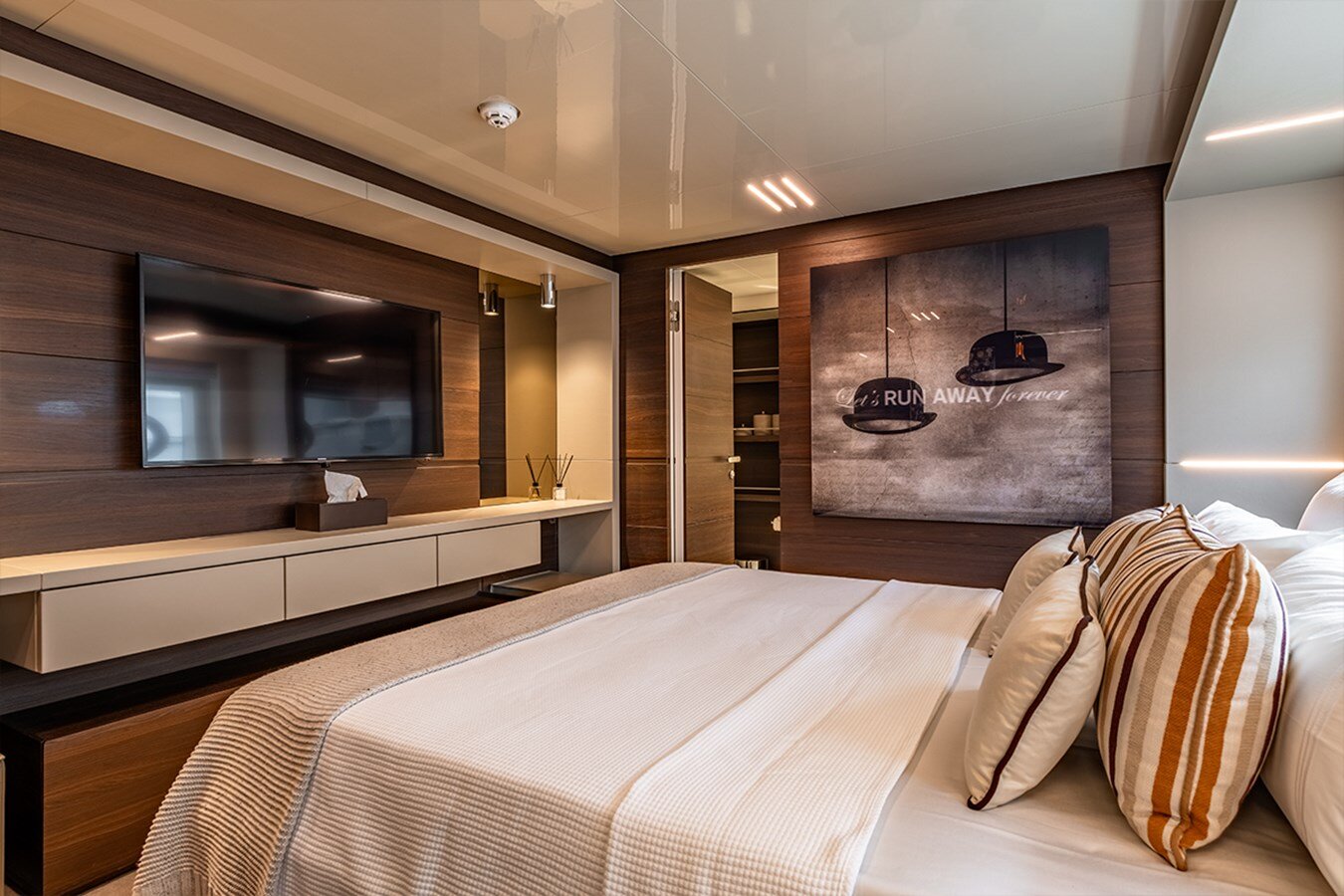 2017-ferretti-custom-line-121-5-18f3ae