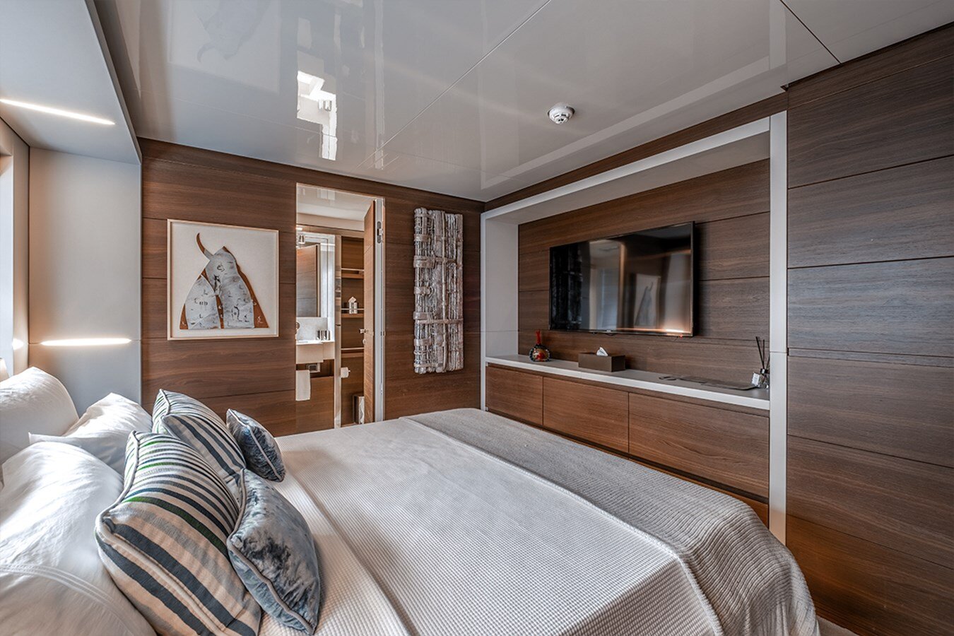 2017-ferretti-custom-line-121-5-18f3ae