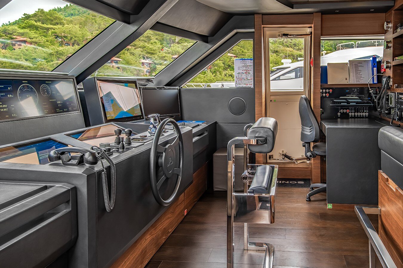 2017-ferretti-custom-line-121-5-18f3ae