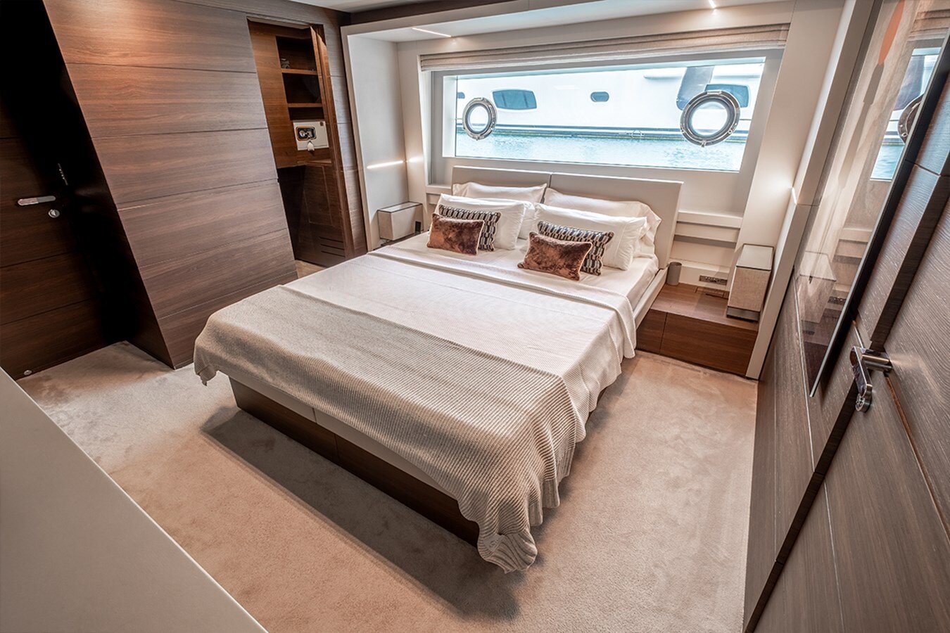 2017-ferretti-custom-line-121-5-18f3ae