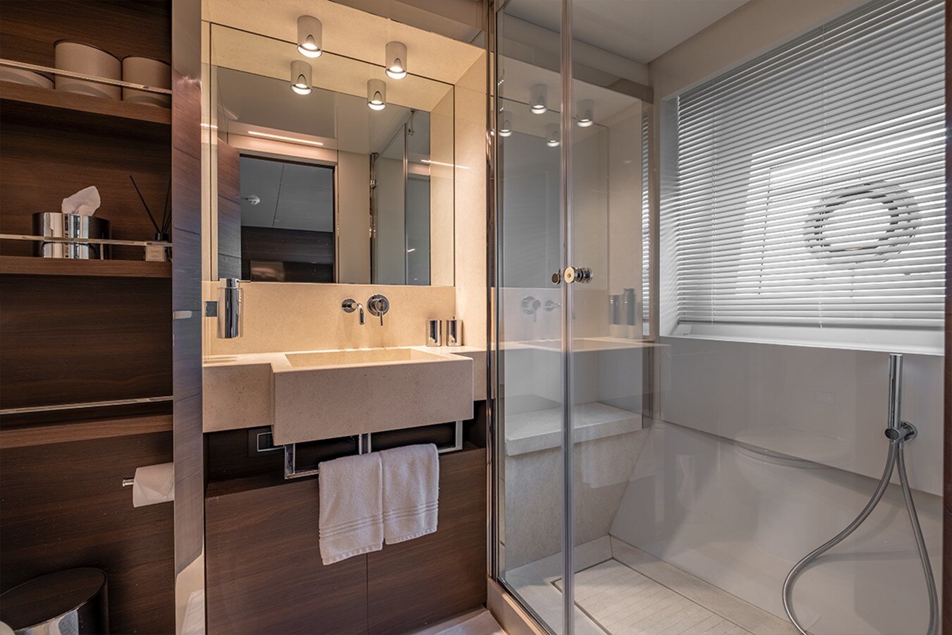 2017-ferretti-custom-line-121-5-18f3ae