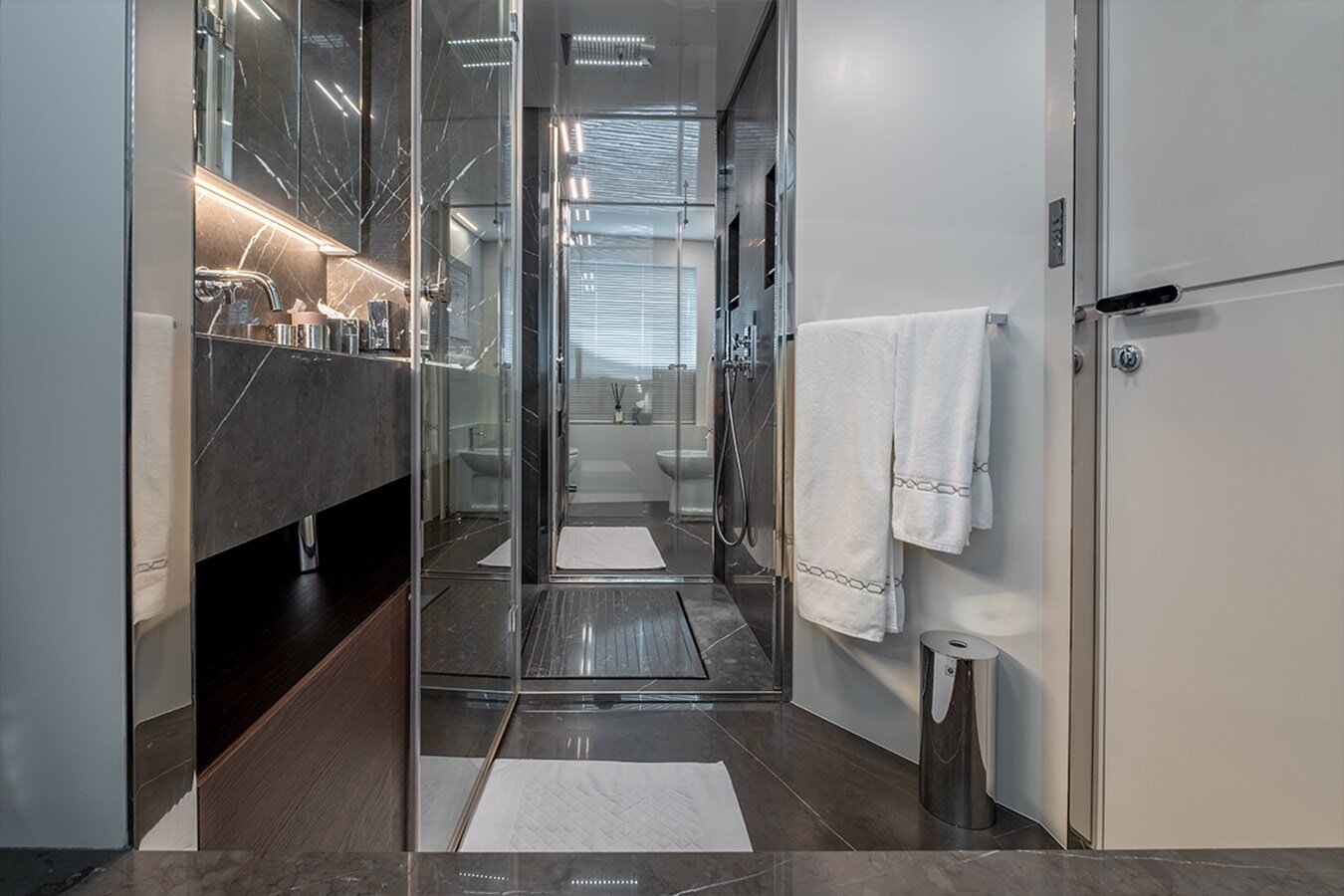 2017-ferretti-custom-line-121-5-18f3ae