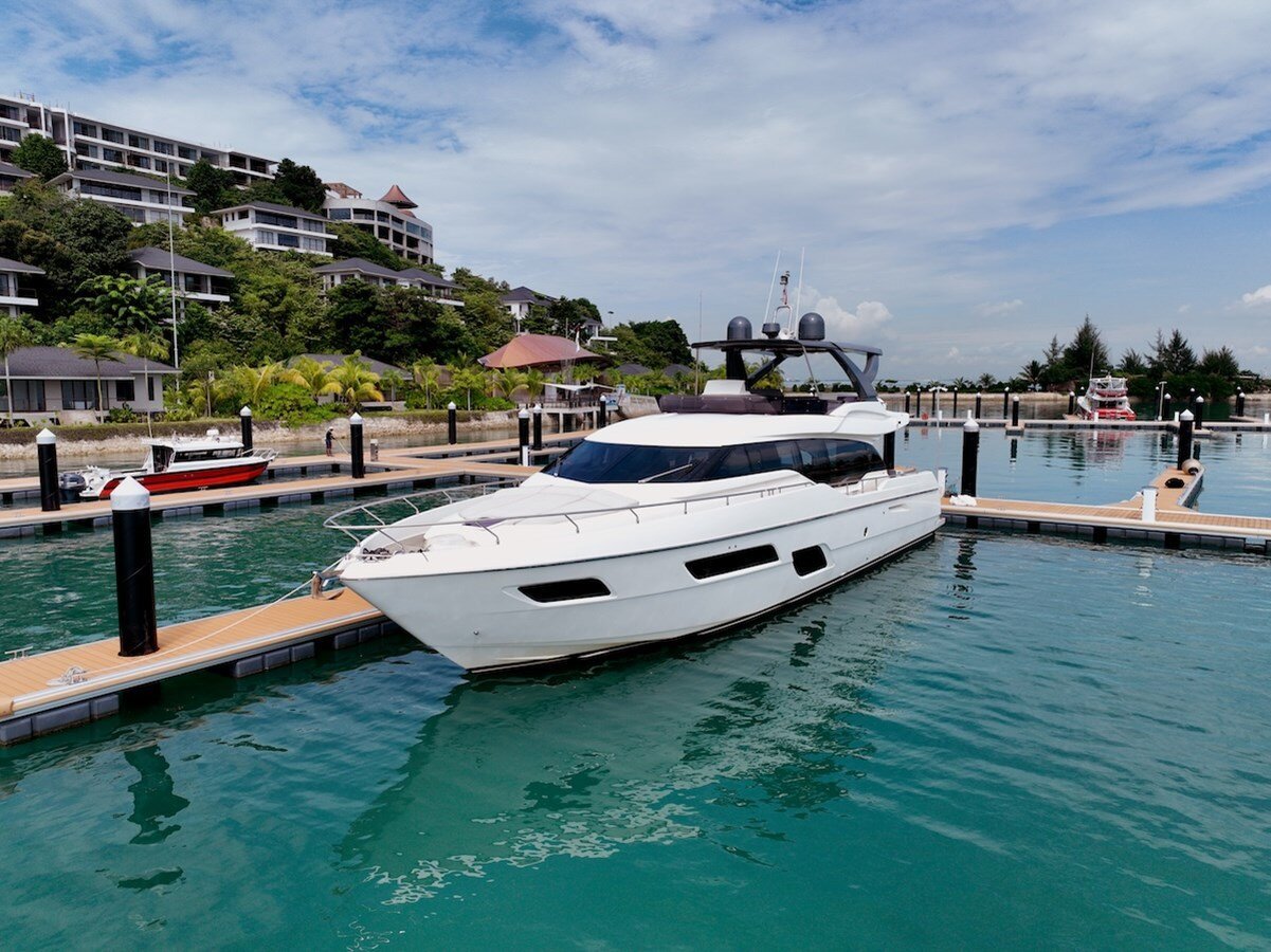 2017-ferretti-yachts-70-8-167f1c