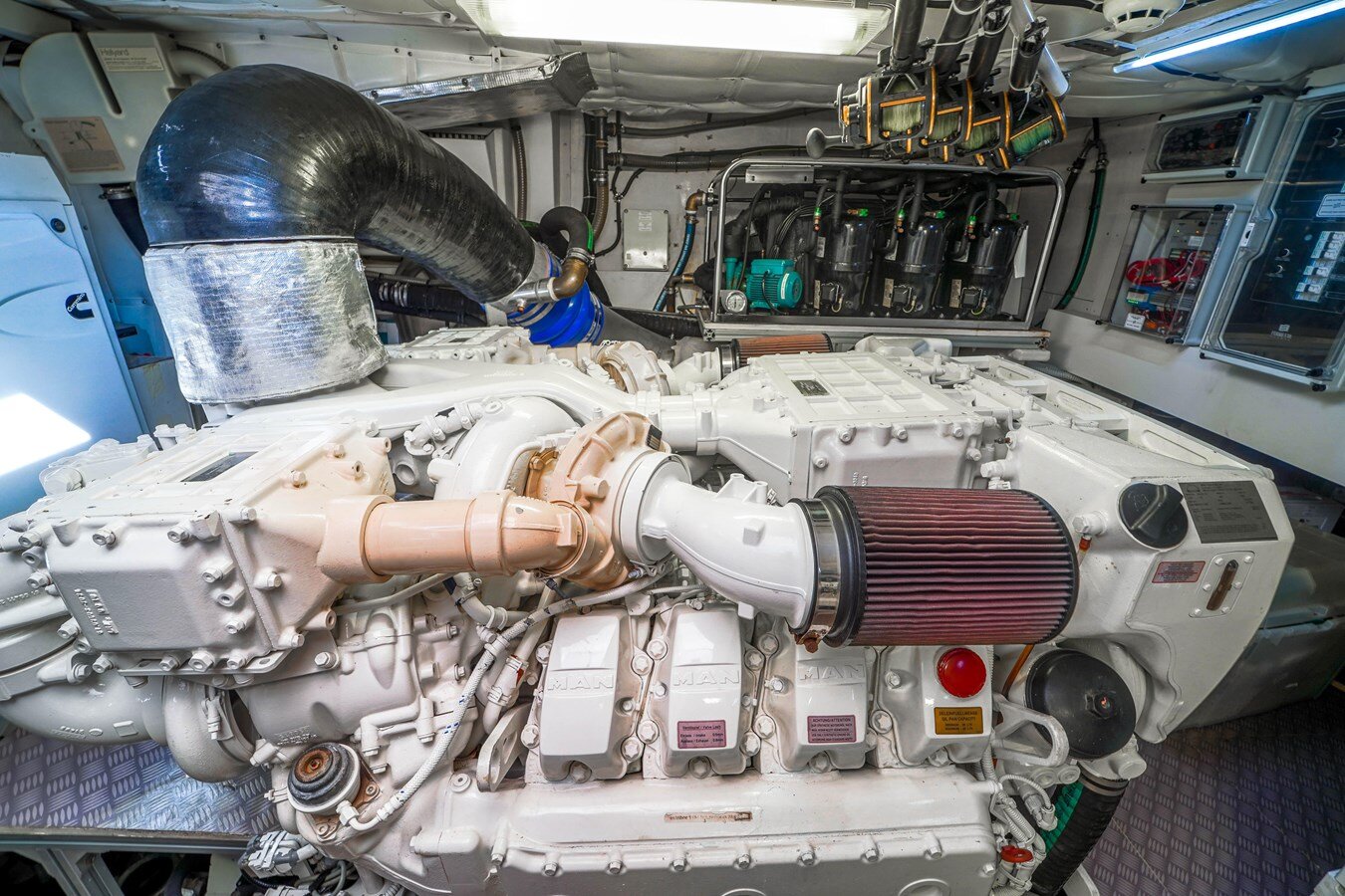 2017-ferretti-yachts-70-ef3962