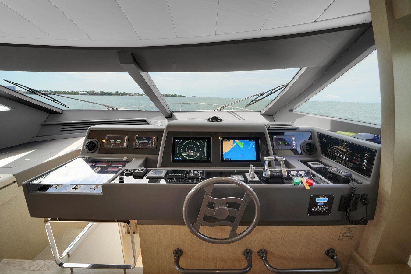 2017-ferretti-yachts-70-ef3962