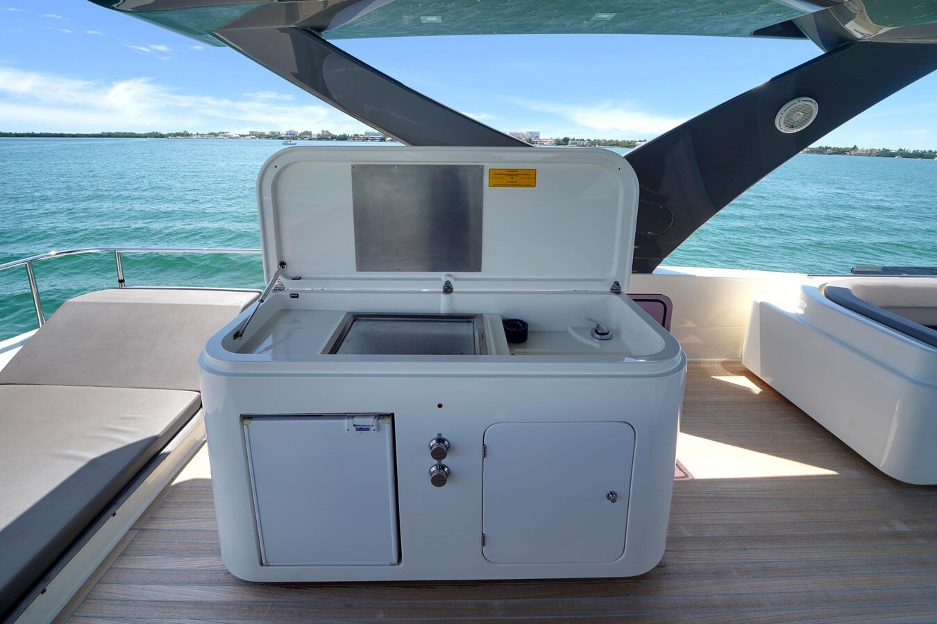 2017-ferretti-yachts-70-ef3962