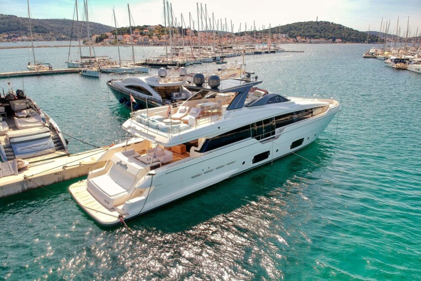 2017-ferretti-yachts-95-10-8d4d1d