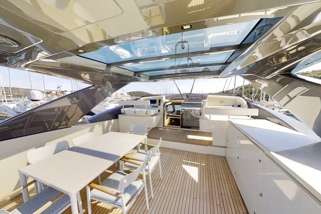 2017-ferretti-yachts-95-10-8d4d1d