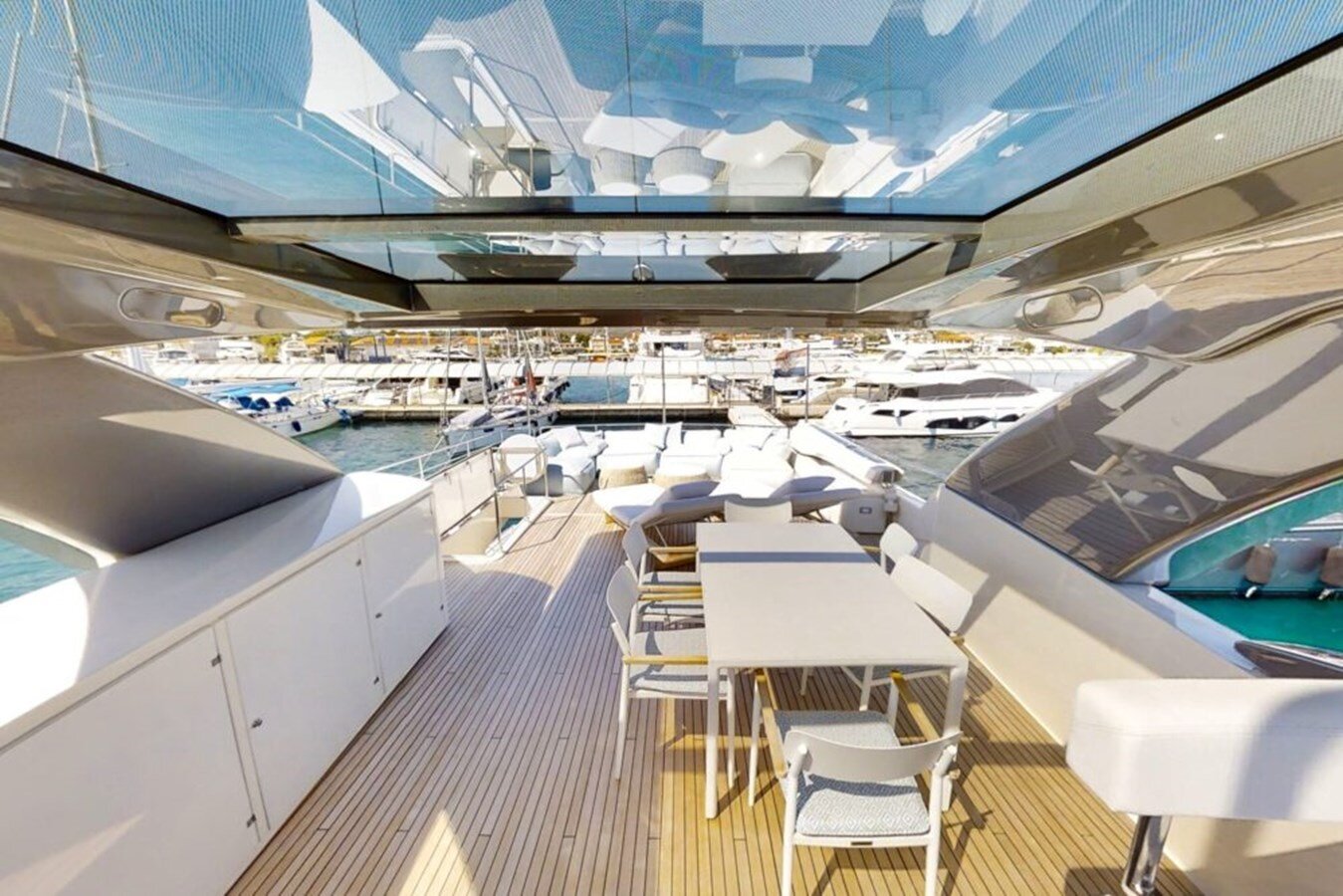 2017-ferretti-yachts-95-10-8d4d1d