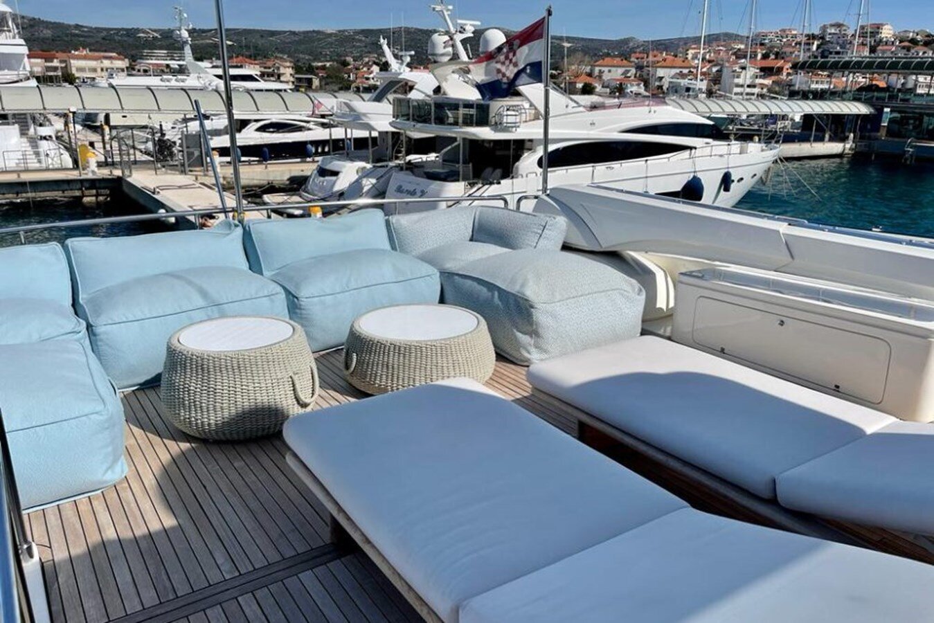 2017-ferretti-yachts-95-10-8d4d1d