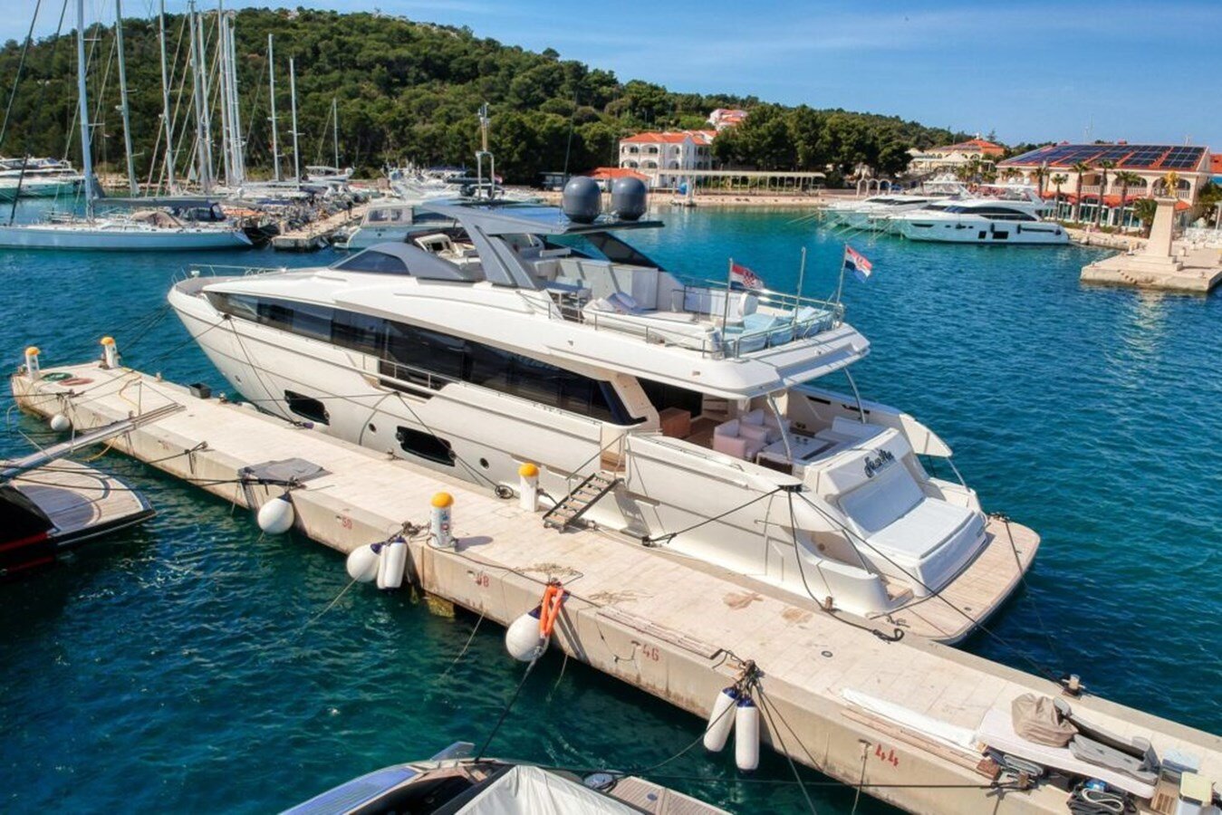 2017-ferretti-yachts-95-10-8d4d1d