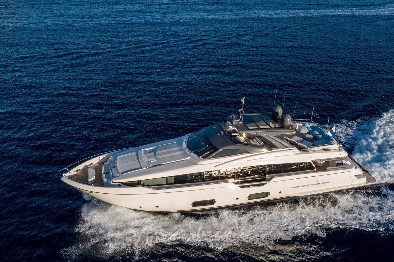 2017-ferretti-yachts-95-10-6159ff