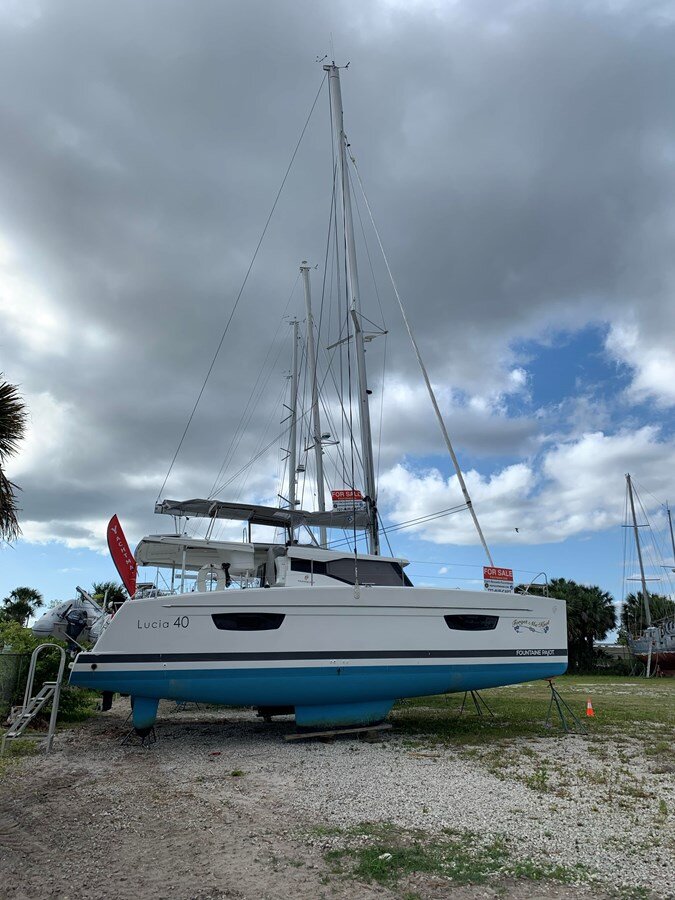 2017-fountaine-pajot-40-8a8b42