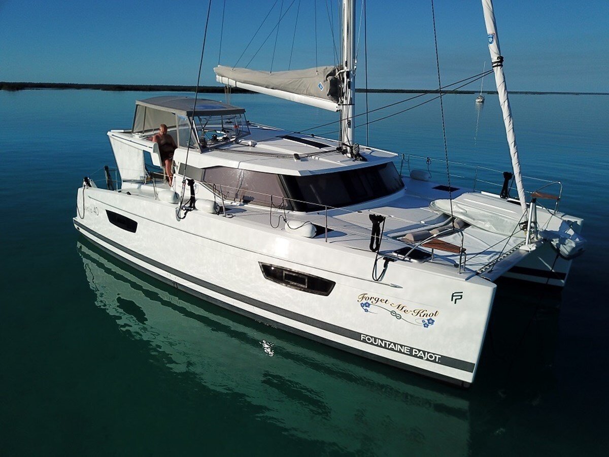 2017-fountaine-pajot-40-8a8b42