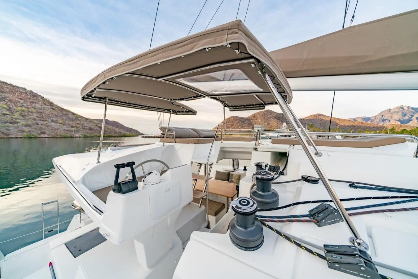 2017-fountaine-pajot-50-9c6225