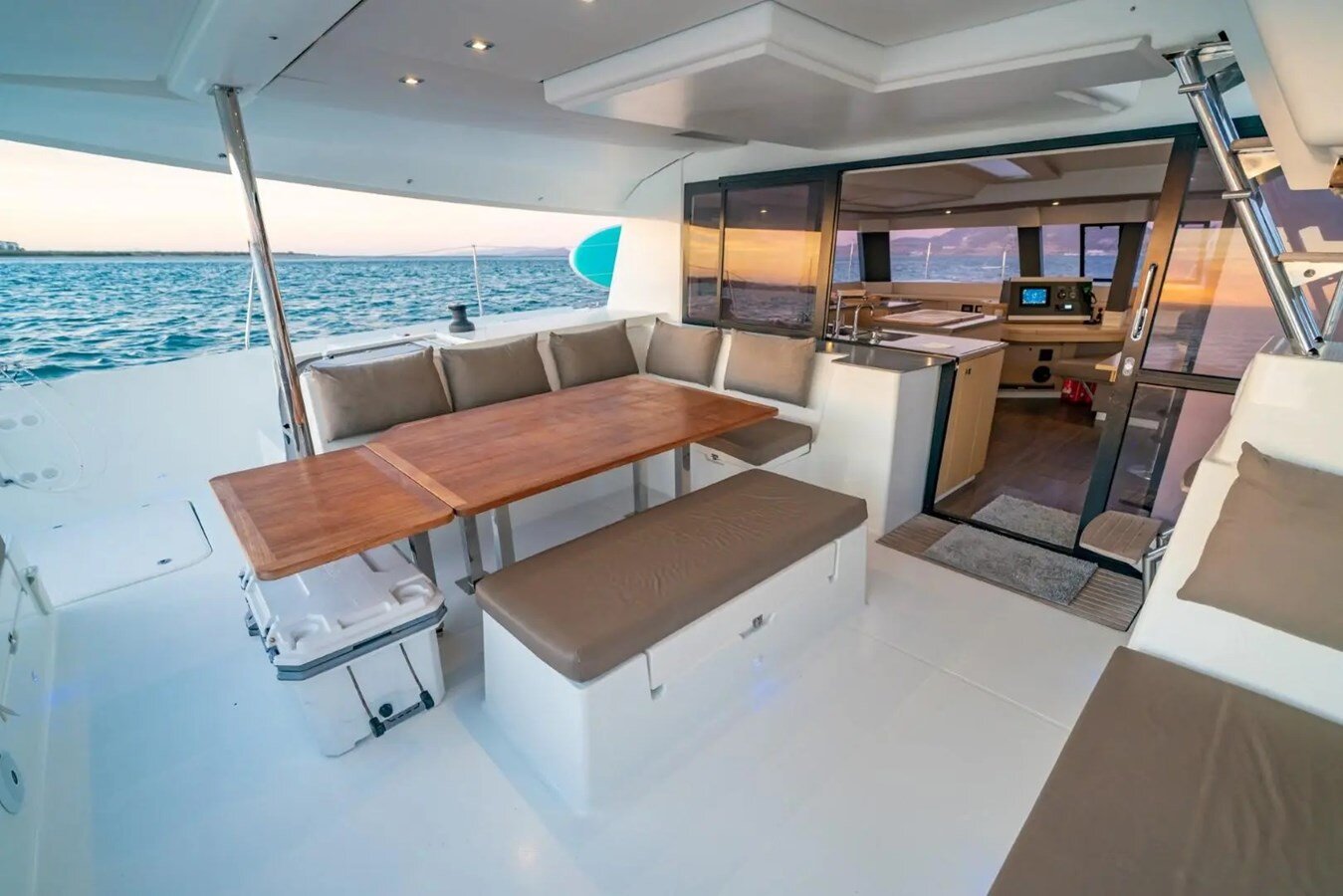 2017-fountaine-pajot-50-9c6225