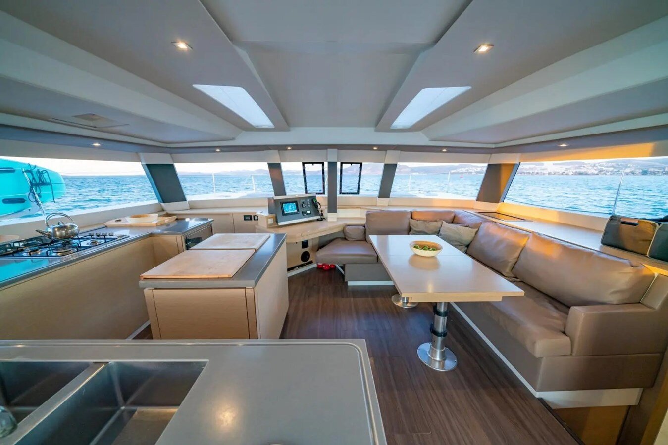 2017-fountaine-pajot-50-9c6225