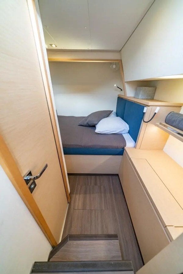 2017-fountaine-pajot-50-9c6225