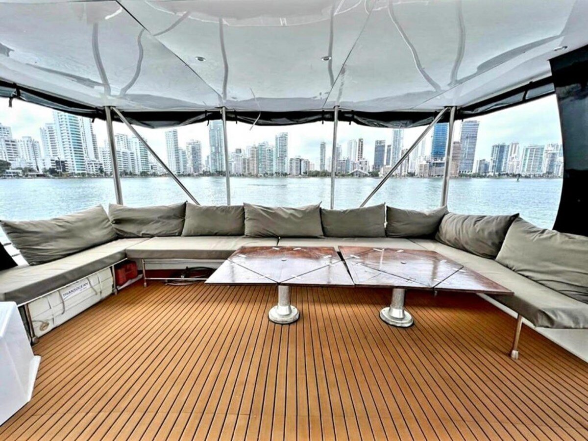 2017-fountaine-pajot-58-77f473