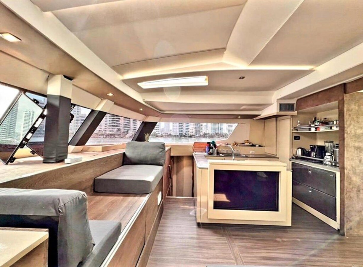 2017-fountaine-pajot-58-77f473