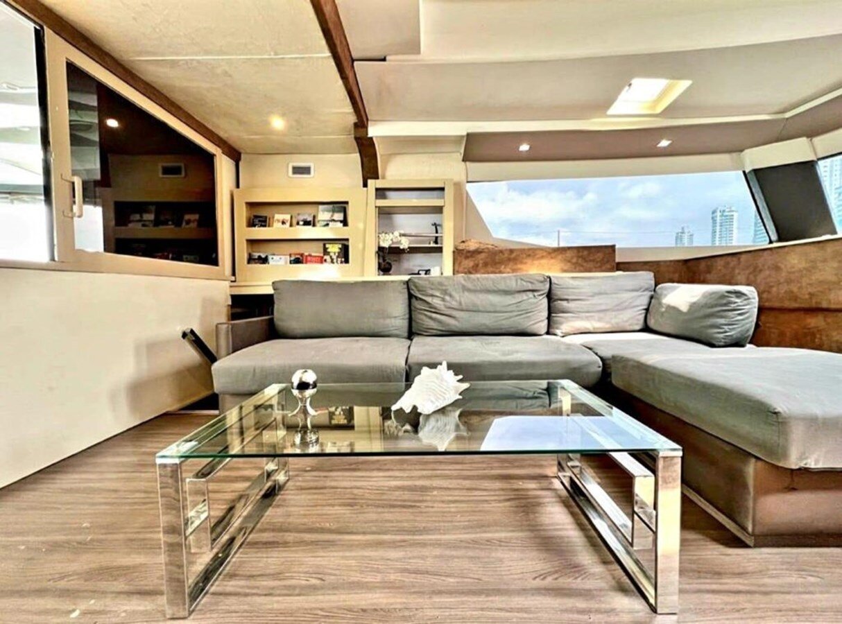 2017-fountaine-pajot-58-77f473