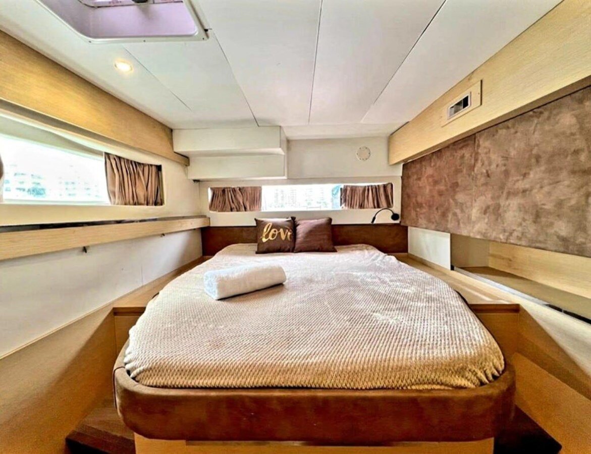 2017-fountaine-pajot-58-77f473