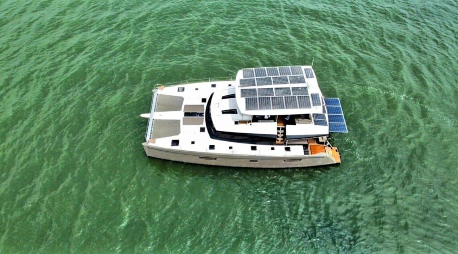 2017-fountaine-pajot-58-77f473