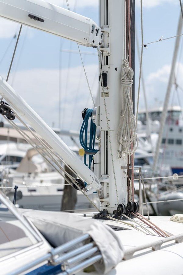 2017-hallberg-rassy-47-5-9ceeb5