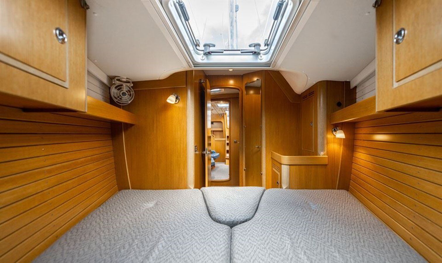 2017-hallberg-rassy-47-5-9ceeb5