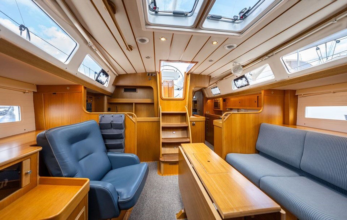 2017-hallberg-rassy-47-5-9ceeb5