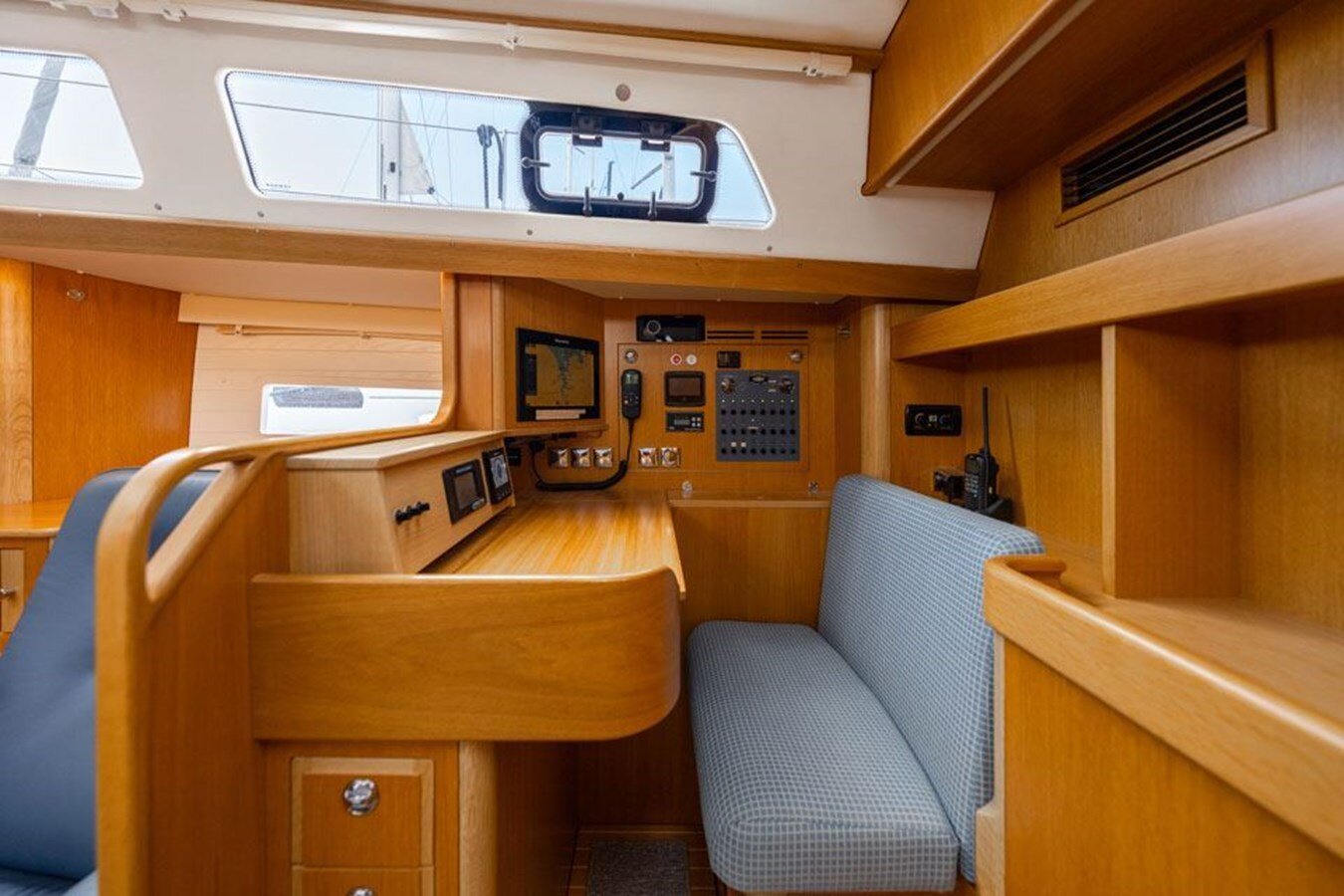 2017-hallberg-rassy-47-5-9ceeb5