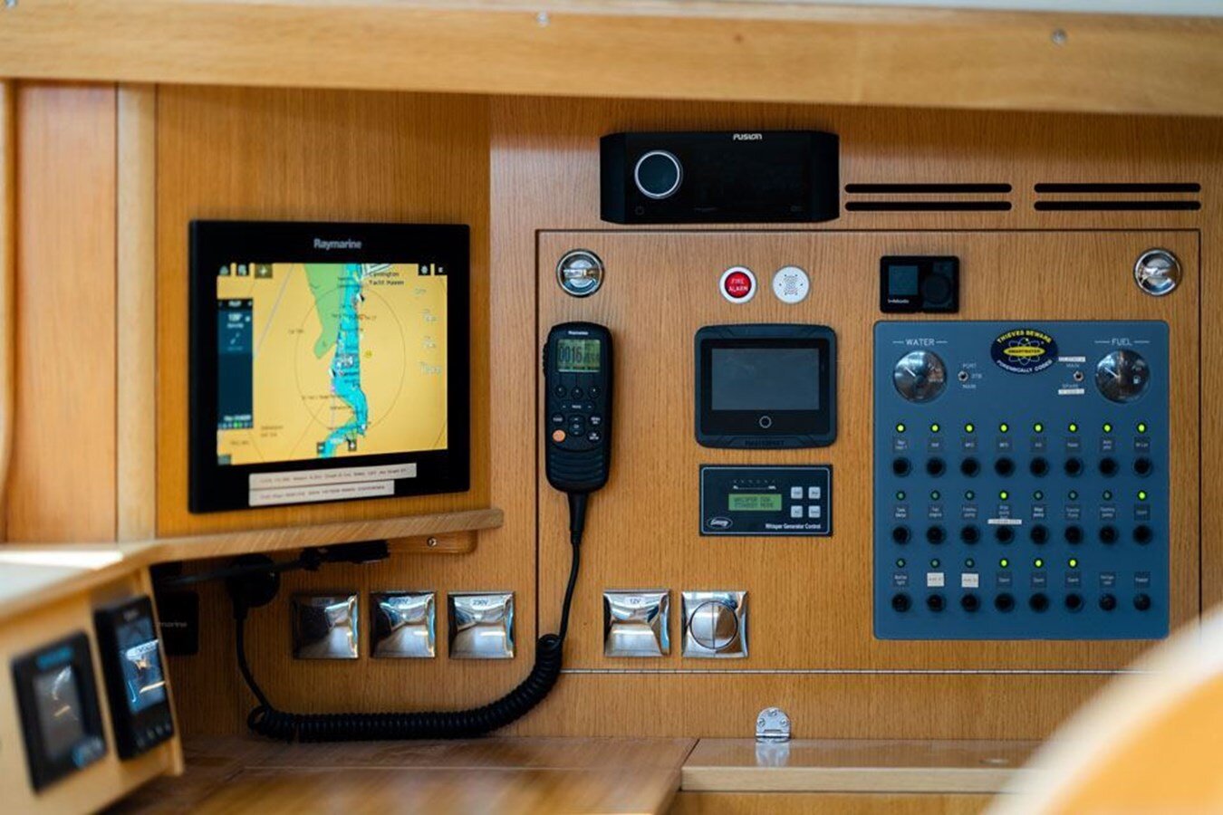 2017-hallberg-rassy-47-5-9ceeb5