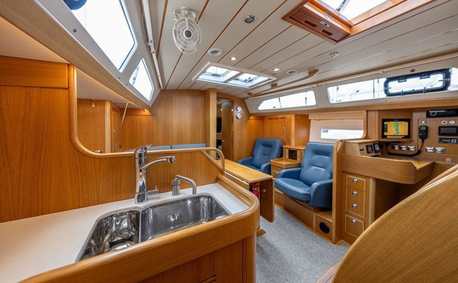 2017-hallberg-rassy-47-5-9ceeb5