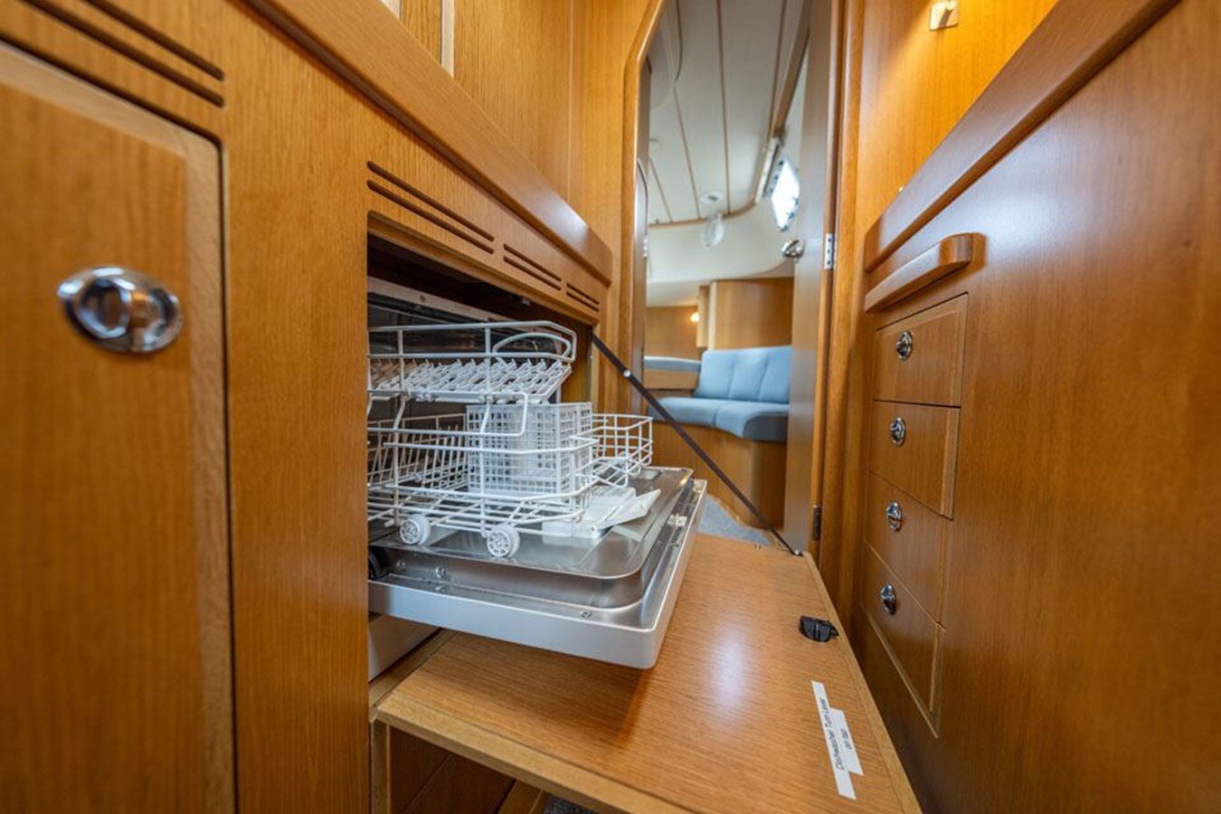 2017-hallberg-rassy-47-5-9ceeb5