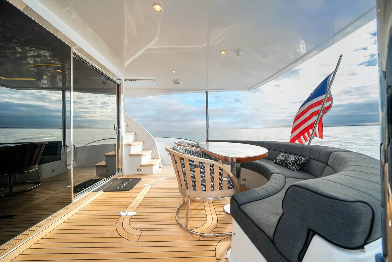 2017-hatteras-60-38f8da