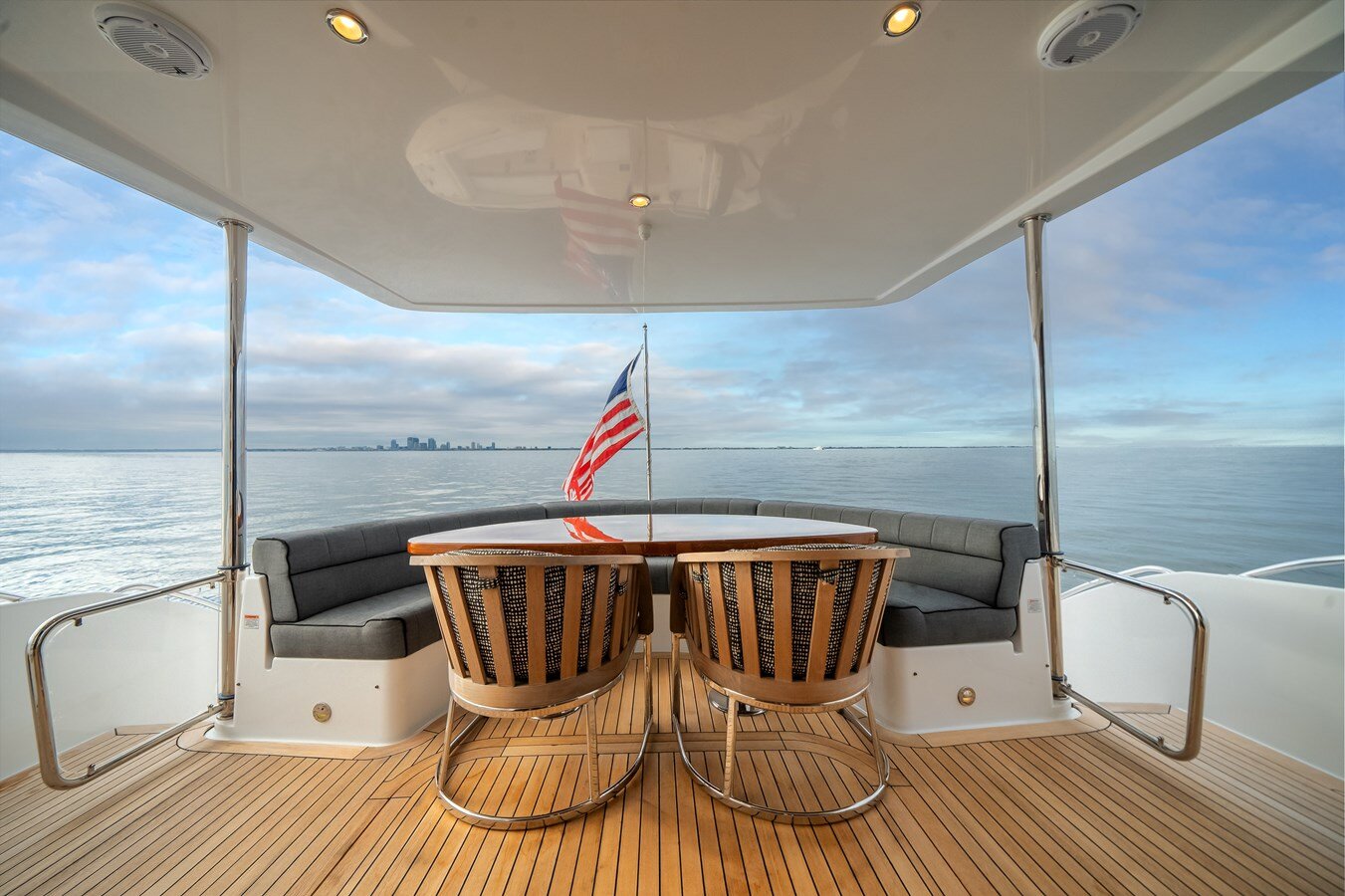 2017-hatteras-60-38f8da