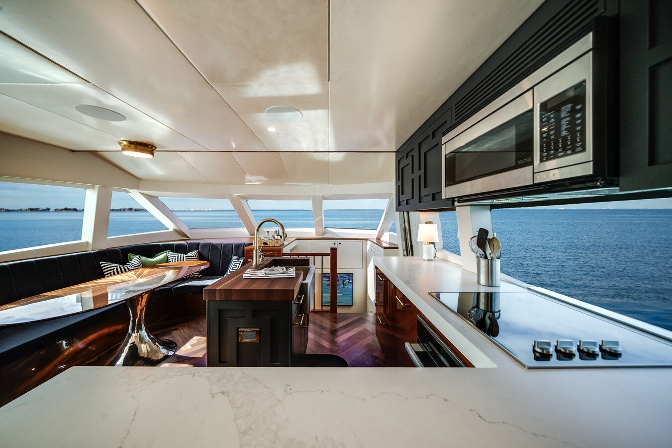 2017-hatteras-60-38f8da