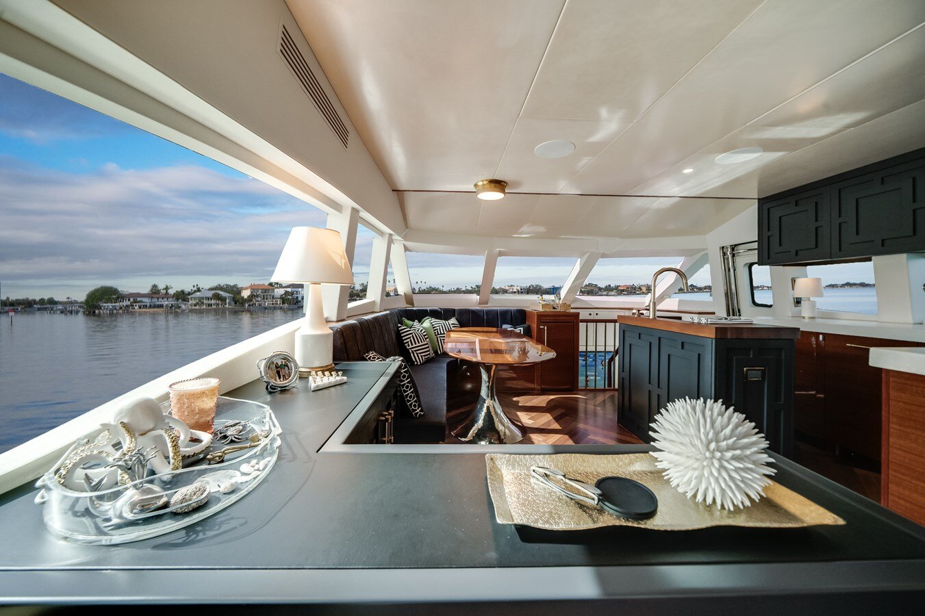 2017-hatteras-60-38f8da