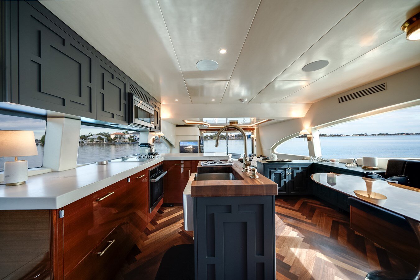 2017-hatteras-60-38f8da