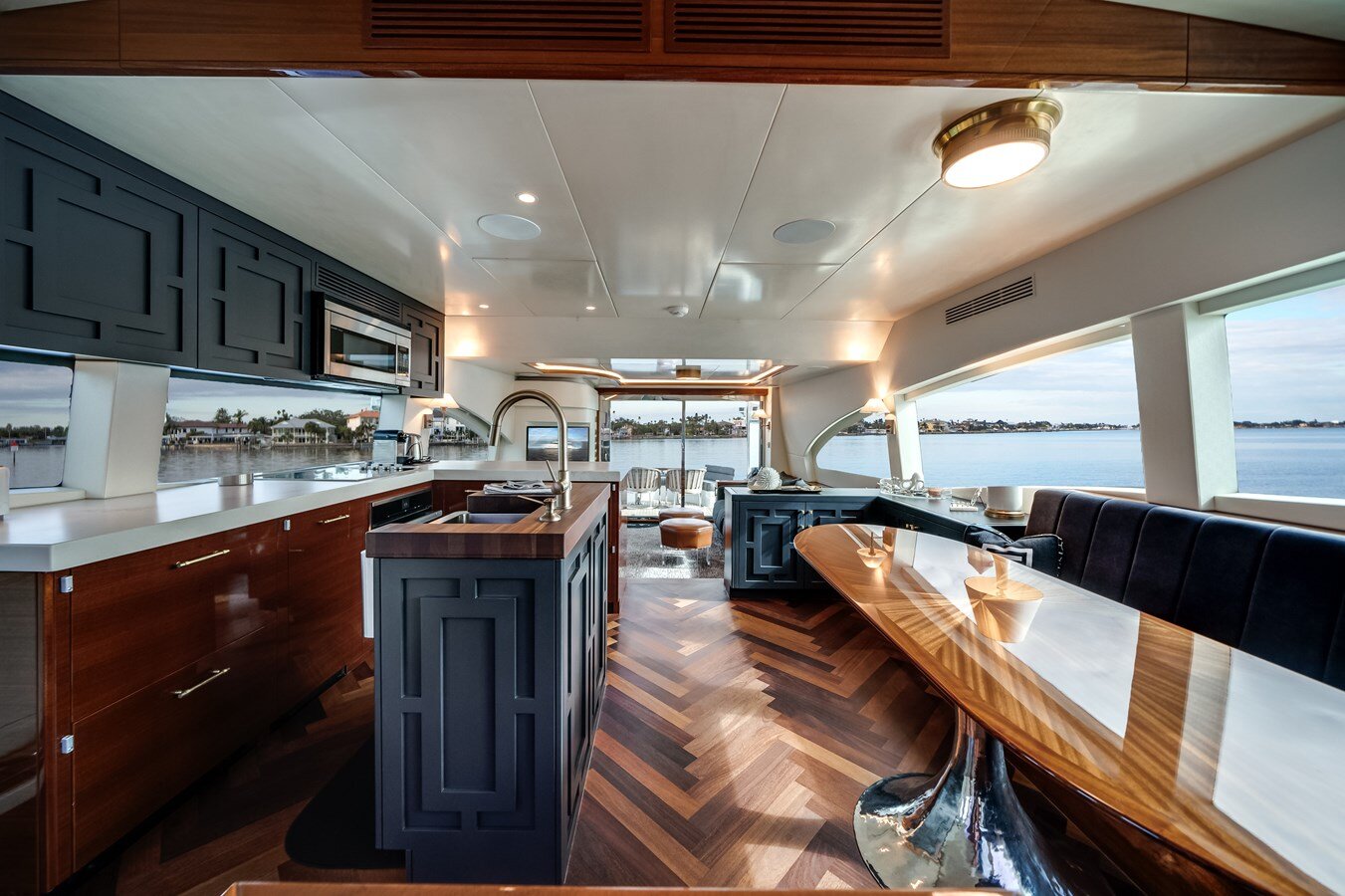 2017-hatteras-60-38f8da