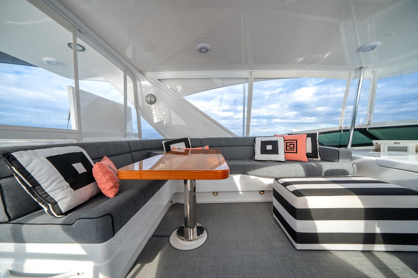 2017-hatteras-60-38f8da