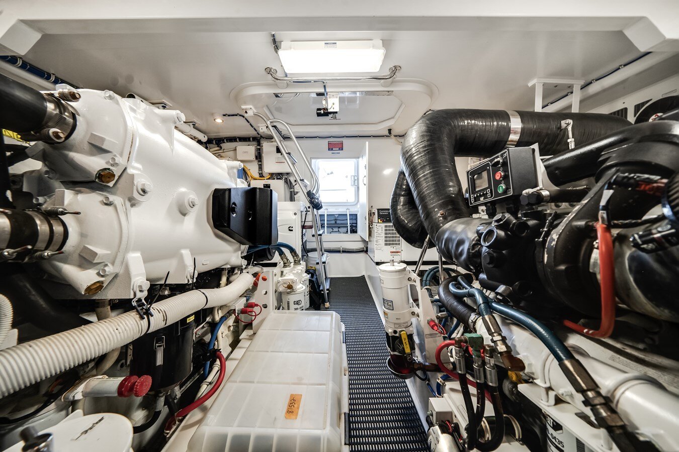 2017-hatteras-60-38f8da