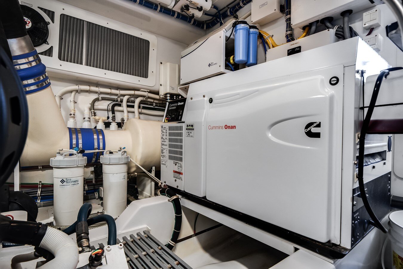 2017-hatteras-60-38f8da