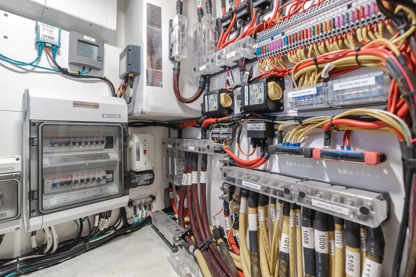 2017-hh-catamarans-66-08ebe9