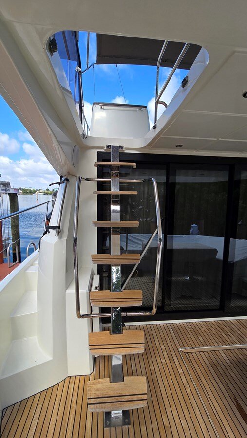 2017-jeanneau-prestige-150-11-ab0af9